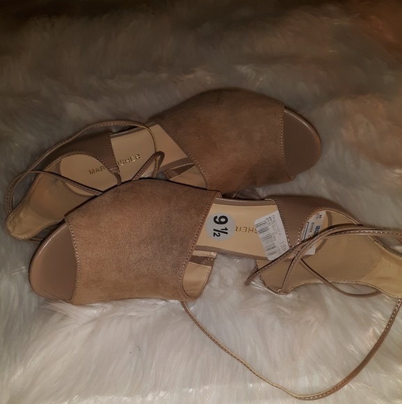 Sandals with 4" heel - Picture 3 of 8